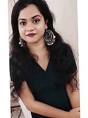 An exceptional mature woman thoroughly enjoys posing